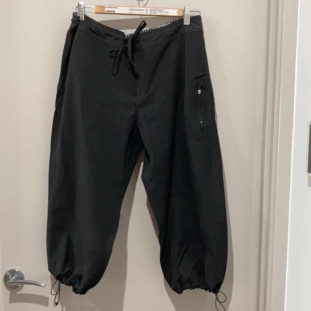 Comfy Danskin black lounge calf length pants - Picture 2 of 6